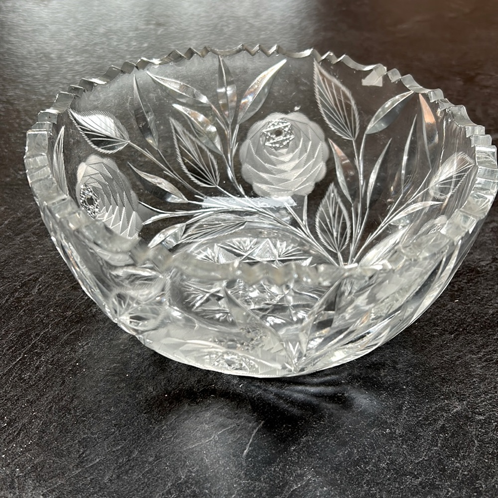 Very pretty glass bowl.